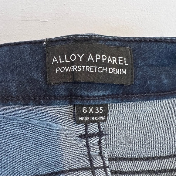 Alloy Apparel TALL Power Stretch Jeans with embroidered detail || women’s US6 - Picture 4 of 4